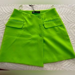Color green lemon size m